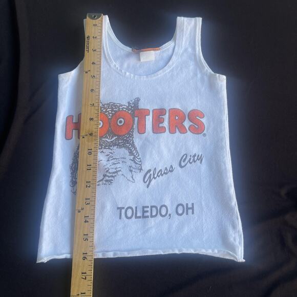 Hooters Shirt Shorts Set Womens XS White Black Glass City Toledo OH Tank Slogan - Picture 7 of 10